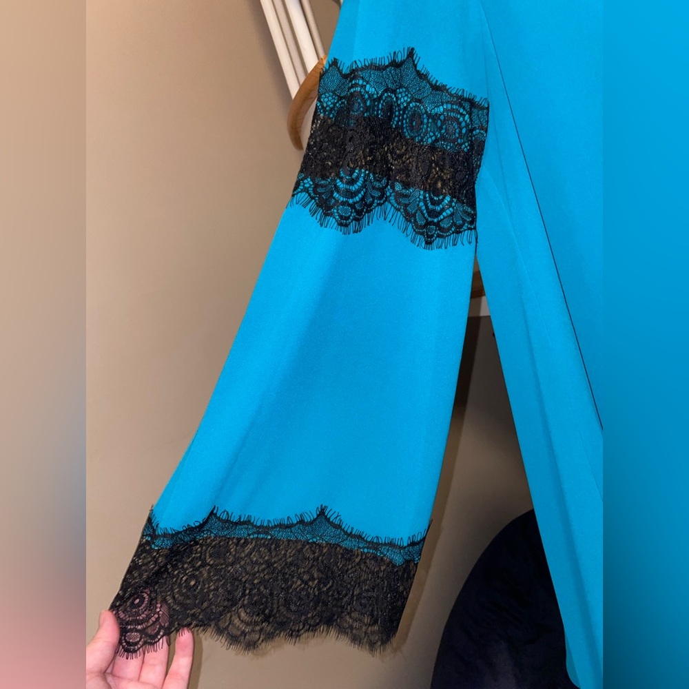 Tunic - Picture 2 of 3